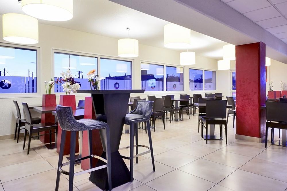 Kyriad Belfort Centre Gare מסעדה תמונה